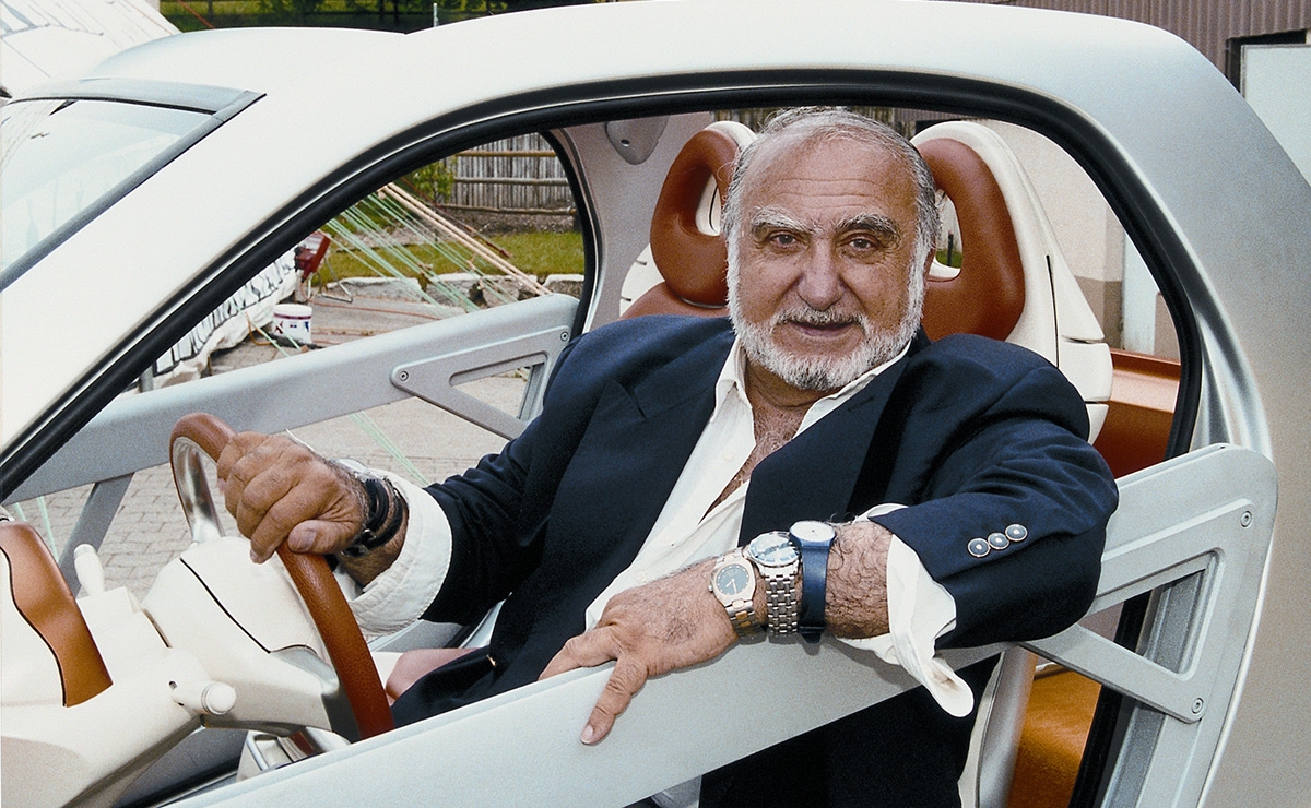 Nicolas G. Hayek inside a Smart car