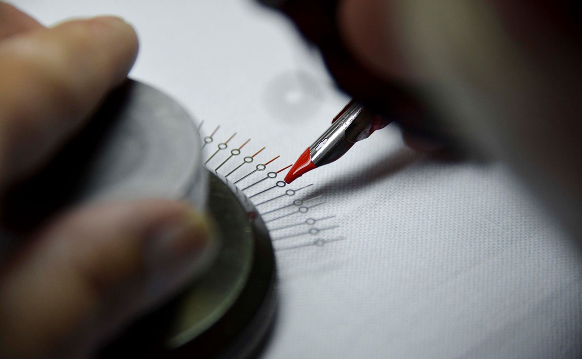 picture of production watch hands at the company Universo